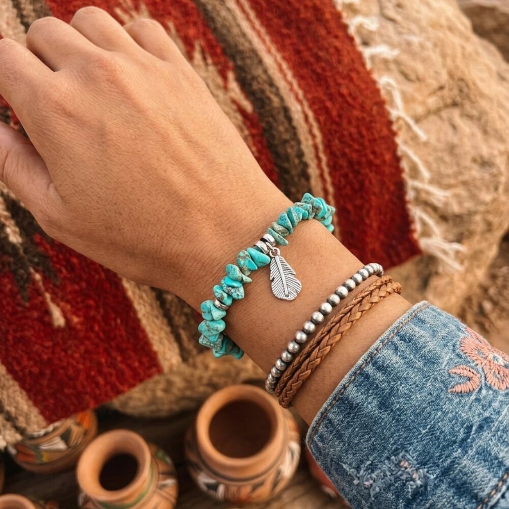 ✨ NEW Designs by Forte Turquoise Chip & Silver Feather Stretch Bracelet ✨